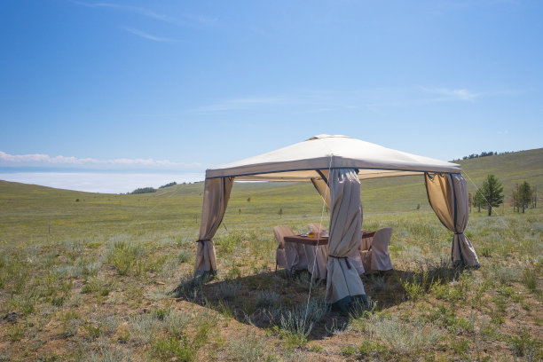 眺望大海的用餐帐篷图片下载