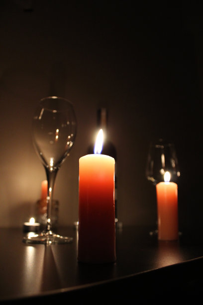 蜡烛和葡萄酒图片下载