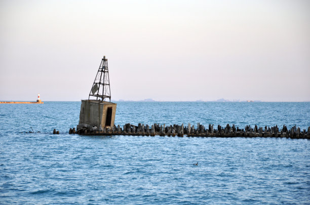 芝加哥外的密歇根湖。图片下载