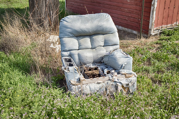 户外躺椅上图片下载