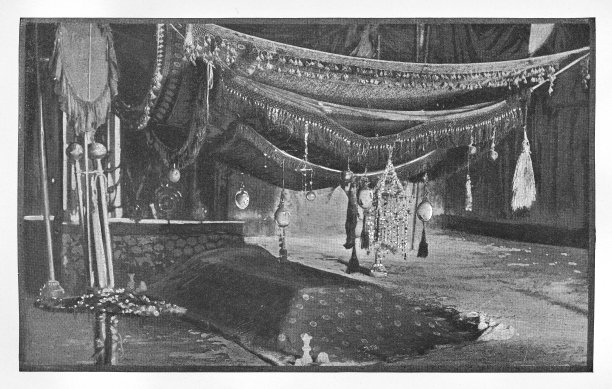 印度-英国时代德里的印度统治者石棺图片下载