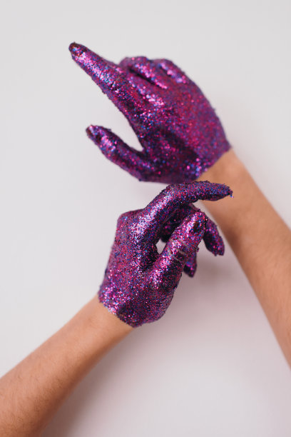 女性的手在闪光图片下载