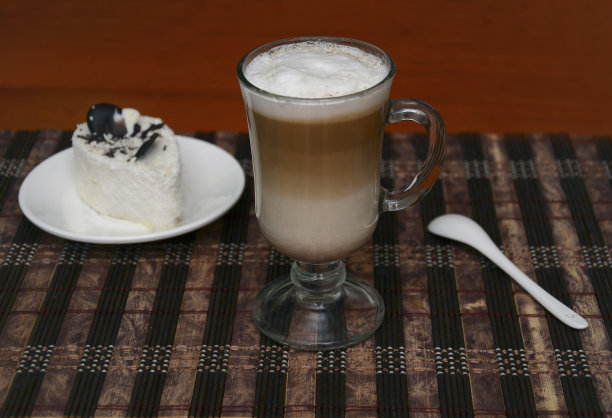一杯漂亮的卡布奇诺图片下载