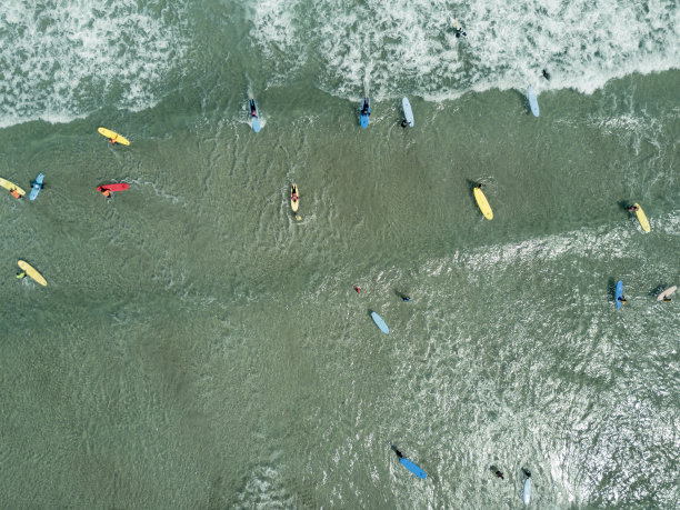 冲浪者从上面图片下载