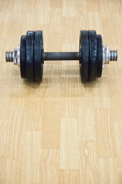 地板上的哑铃背景图片下载