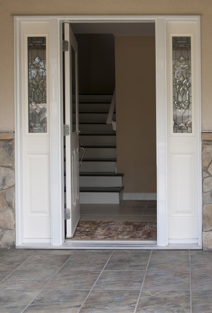 开放的大门图片下载