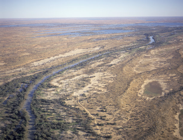 南澳大利亚库吉湖图片下载