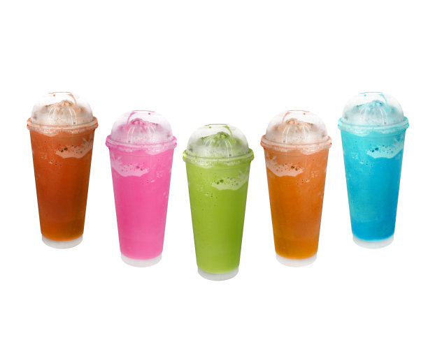 冰茶，粉色牛奶，绿茶，巧克力，蓝色夏威夷冰沙，冰茶，粉色牛奶，绿茶，巧克力，蓝色夏威夷冰沙在孤立的白色背景图片下载