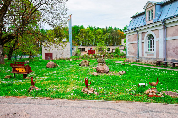 维尔纽斯特拉库沃克公园生锈的金属雕像图片下载