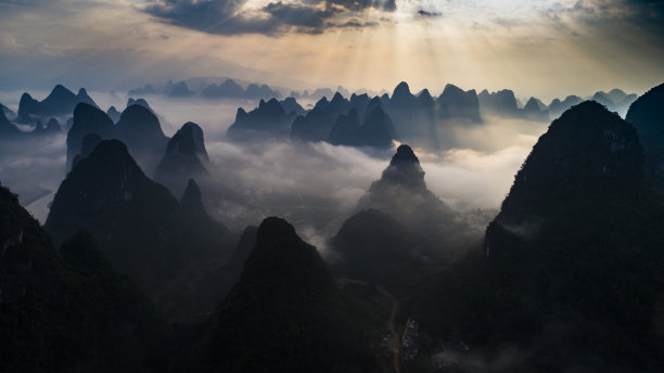 漓江云雾素材图片