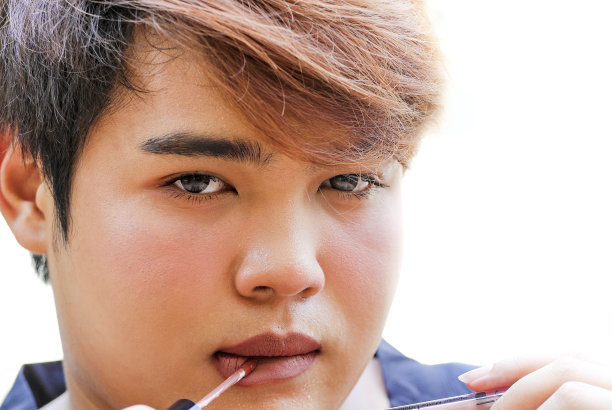 时尚概念:男士唇妆图片下载