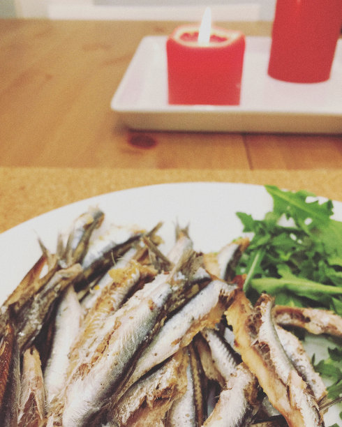 油炸凤尾鱼图片下载