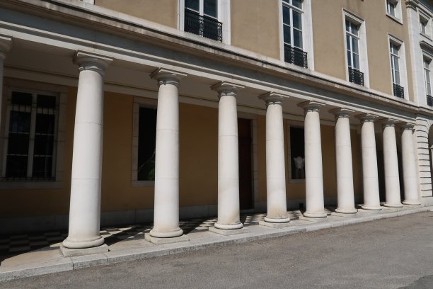 建筑与列图片下载