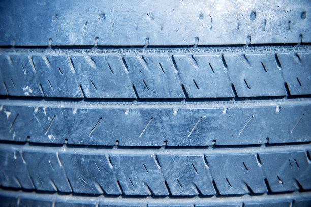 旧轮胎背景的特写图片下载