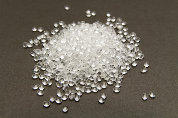 HDPE。透明的聚乙烯颗粒。塑料颗粒。塑料原料。高密度聚乙烯(PE-HD)， PE-LD。IDPE。图片下载