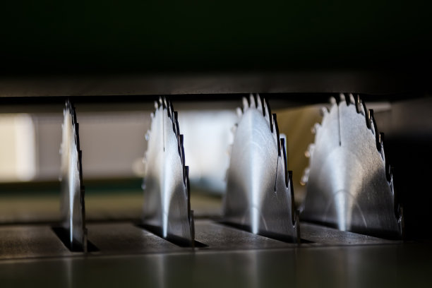 木工机床用圆锯片。特写镜头图片下载