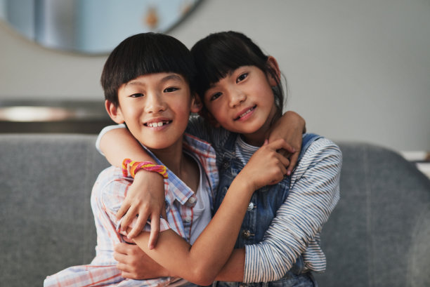 兄弟姐妹的爱图片下载