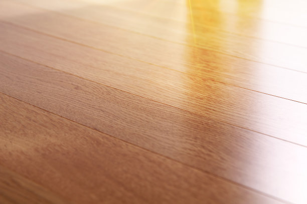 木制的桌子和白色的背景，可以用来展示您的产品图片下载