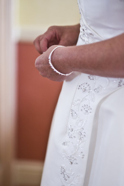 婚礼上的鲜花配婚纱图片下载