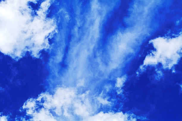 天空中的云图片下载