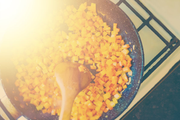 锅里的胡萝卜图片下载