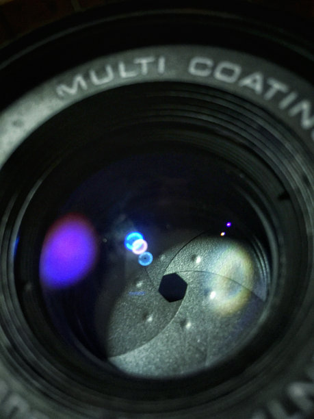 特写图像的“光圈”变焦镜头与超级多涂层镜头玻璃图片下载