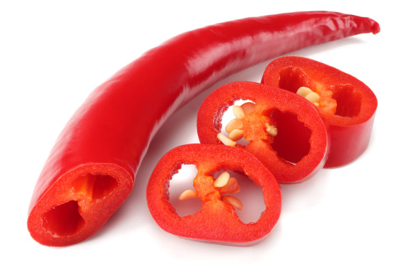 切片红辣椒孤立在白色背景素材图片