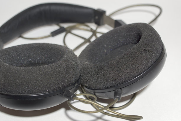 立体声耳机的电线底座图片下载