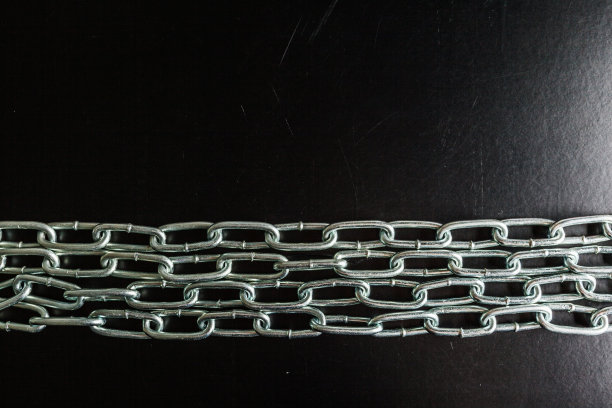 强链黑色背景图片下载