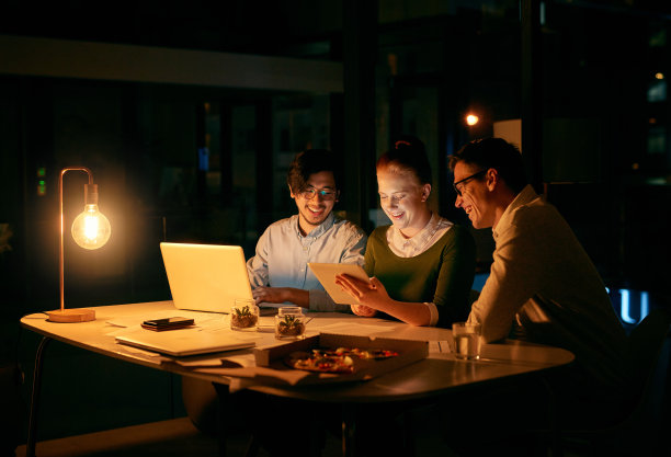 长时间的工作与团队合作毫无关系图片下载