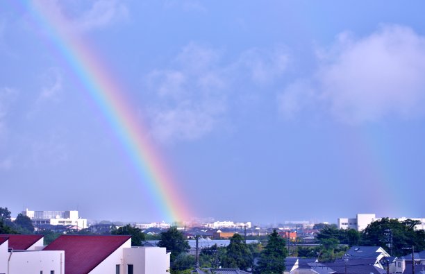 小镇上的彩虹图片下载