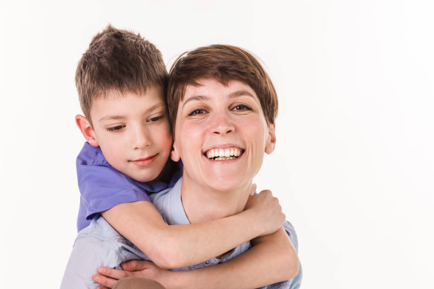 母亲节理念:母子快乐微笑图片下载