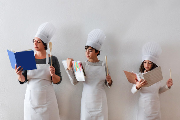 三个厨师图片下载