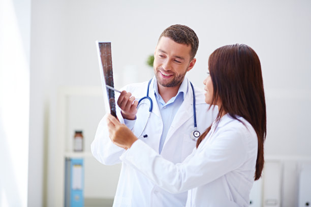 医生合作图片下载