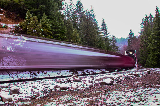 运行中的火车图片下载