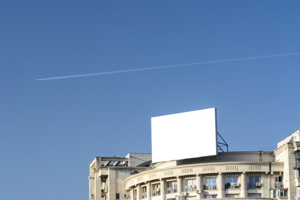 带有白色广告空间的广告牌图片下载