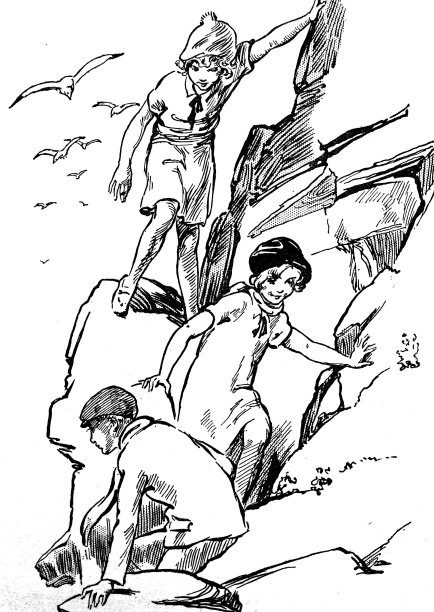 三个女孩在海边攀岩图片下载