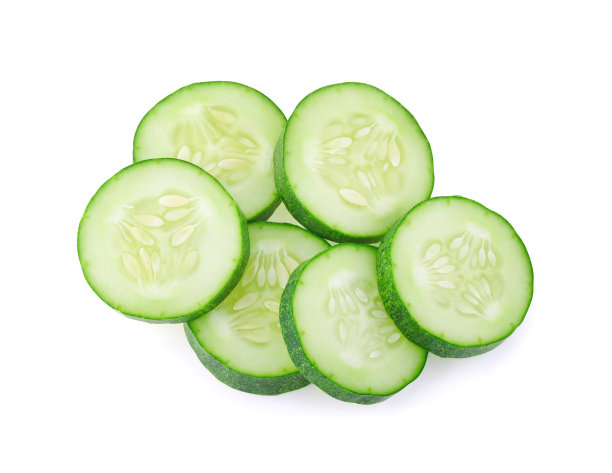 白色背景上的新鲜黄瓜片图片下载