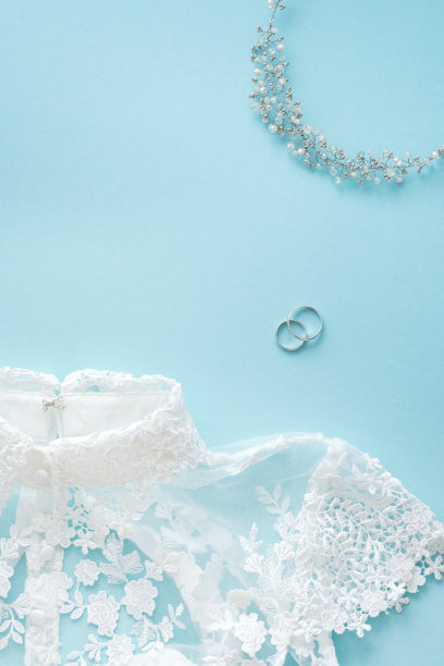 蓝色背景的婚礼饰品图片下载