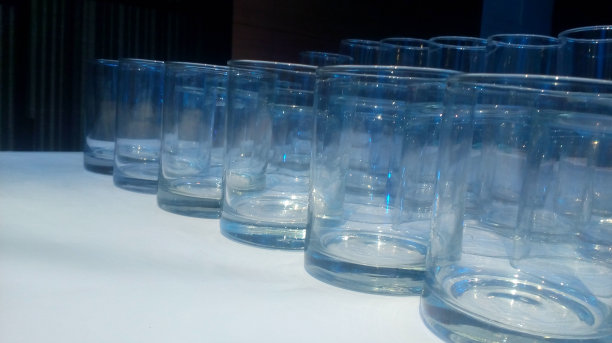 酒吧和餐厅的玻璃装饰图片下载