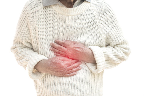 老年妇女腹泻白底，疾病是老年人的问题观念素材图片