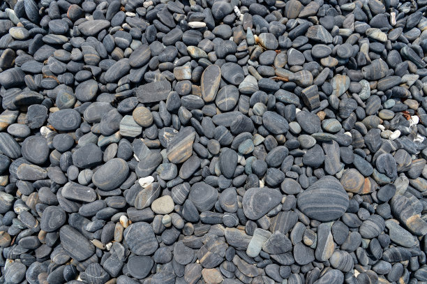 利比岛附近的钦炼厂的黑石头图片下载