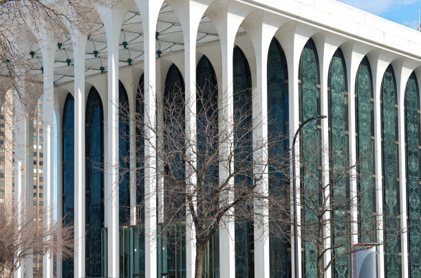 明尼阿波利斯办公楼的柱子和立面图片下载