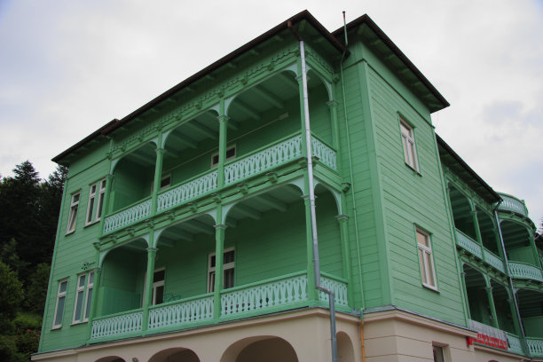 1929年在Komańcza(波兰，Bieszczady)的拿撒勒圣家姐妹修道院。图片下载