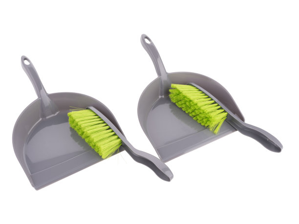 勺和刷子孤立的白色背景图片下载