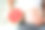 孕妇坐着，拿着切成一半的西瓜放在肚子上。图片下载