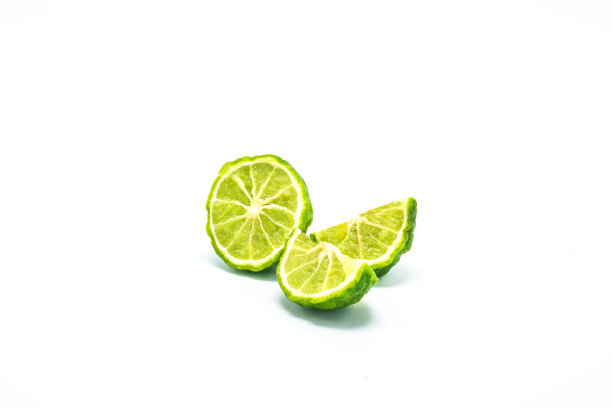 在白色背景上切成薄片图片下载