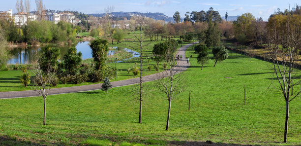 葡萄牙法玛利考新维拉的Devesa城市公园。建在市中心附近。图片下载