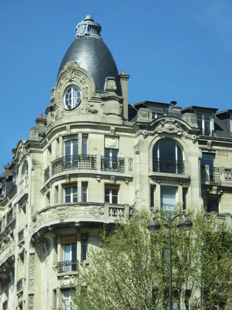 从外面看法国巴黎的奥斯曼建筑图片下载