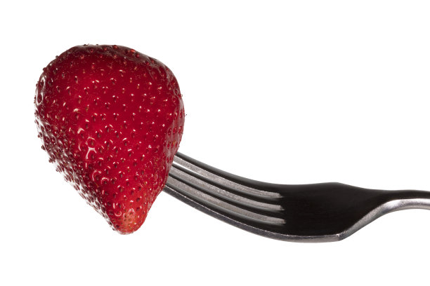 叉子上的草莓图片下载